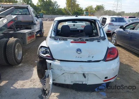 2018 Volkswagen Beetle 2.0T Coast/2.0T S z USA, uszkodzony, nr VIN 3VWFD7AT1JM707989